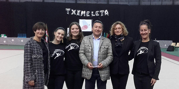 Tximeletak Axular omendu du