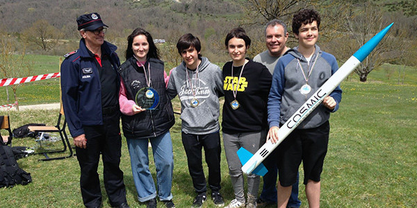 El equipo de Axular clasificado para la final estatal de Cansat